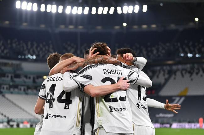  基耶萨替补建功，尤文绝杀登顶成功  