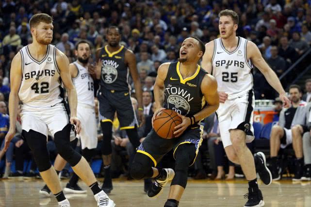  文班亚马盖帽三双，马刺全员皆兵击退魔术  